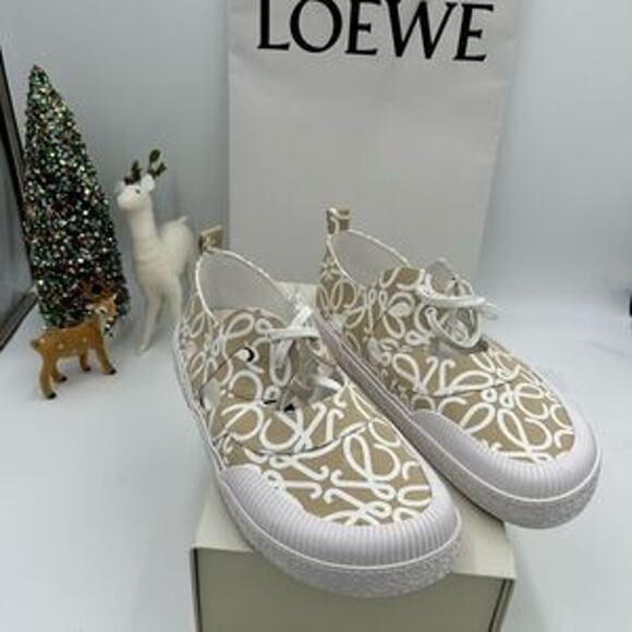 Men’s Loewe canvas, low top sneakers size 44 made in Spain - Picture 1 of 11